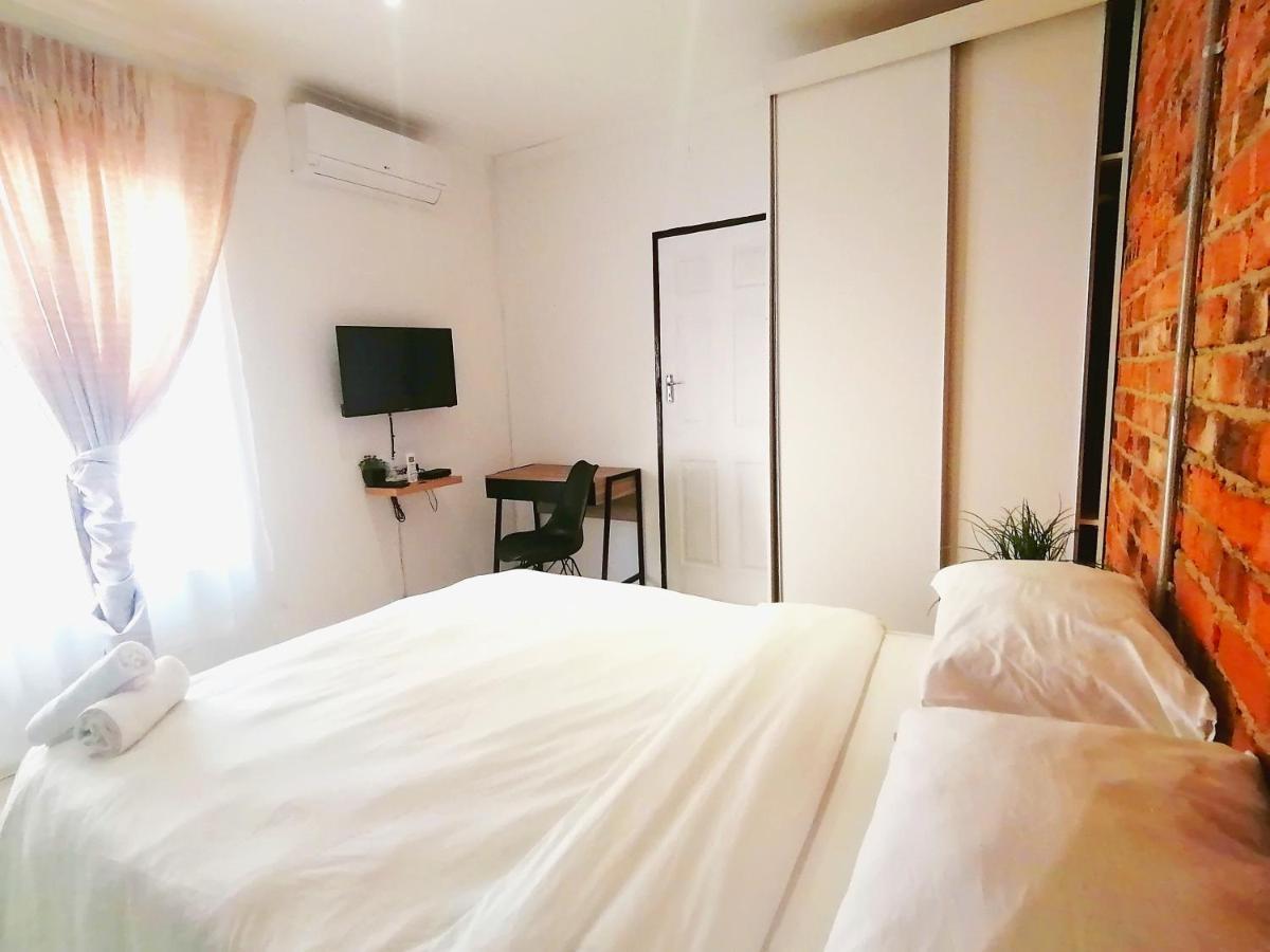 Cosmo Sleepover Roodepoort Luaran gambar