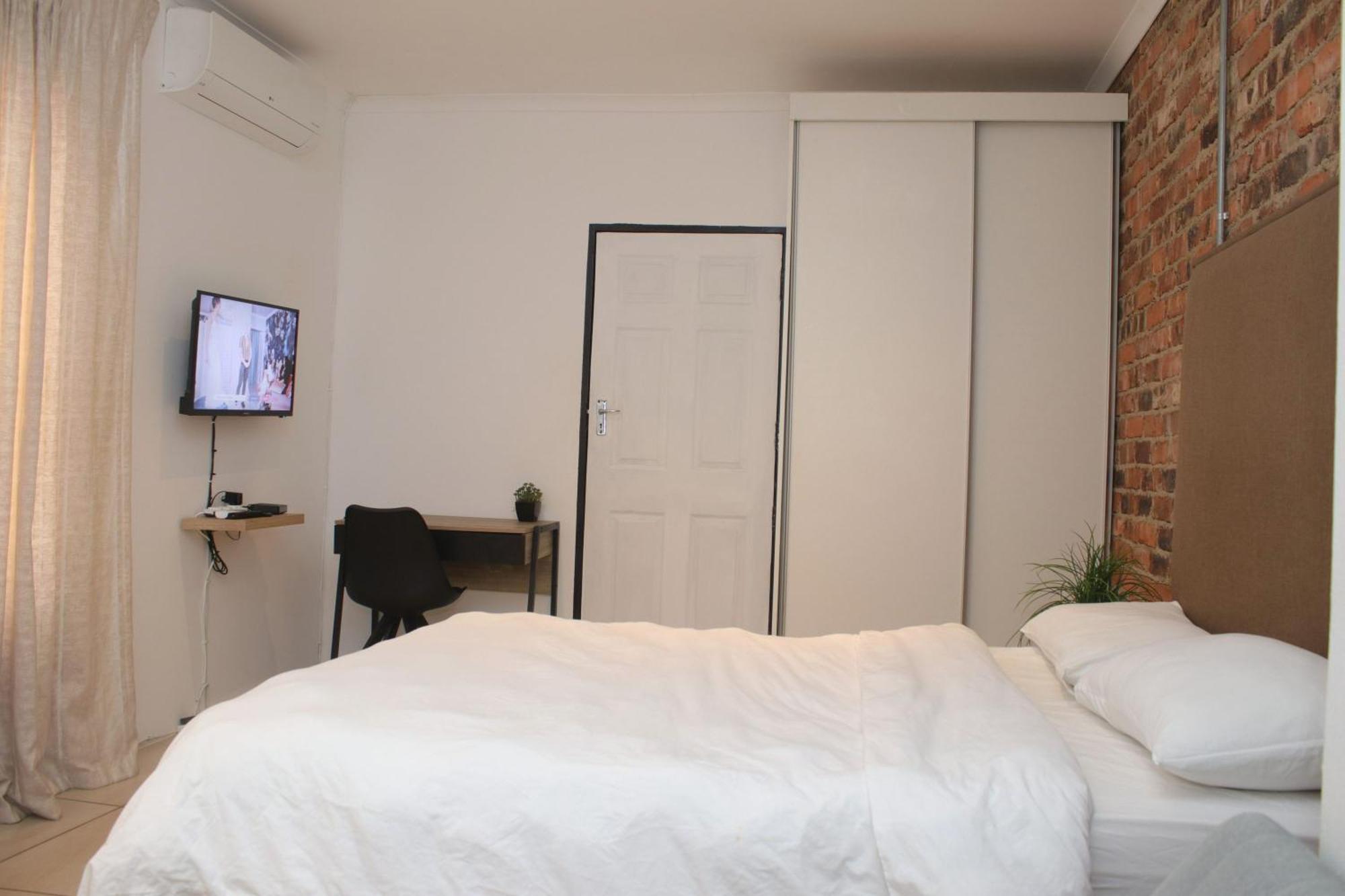 Cosmo Sleepover Roodepoort Luaran gambar